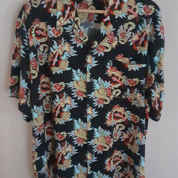 Pineapple Connection Collections by Heyman.. Other - 2/$10🧺 Mens Guitar Shirt Size Med